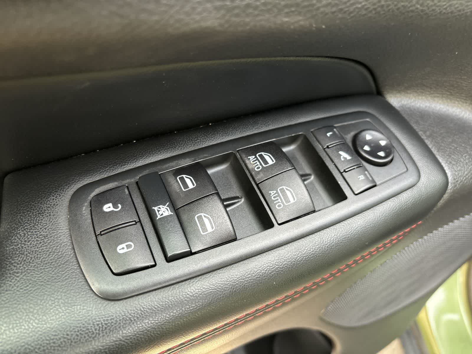 Thumbnail: 2020 Jeep Grand Cherokee - 9