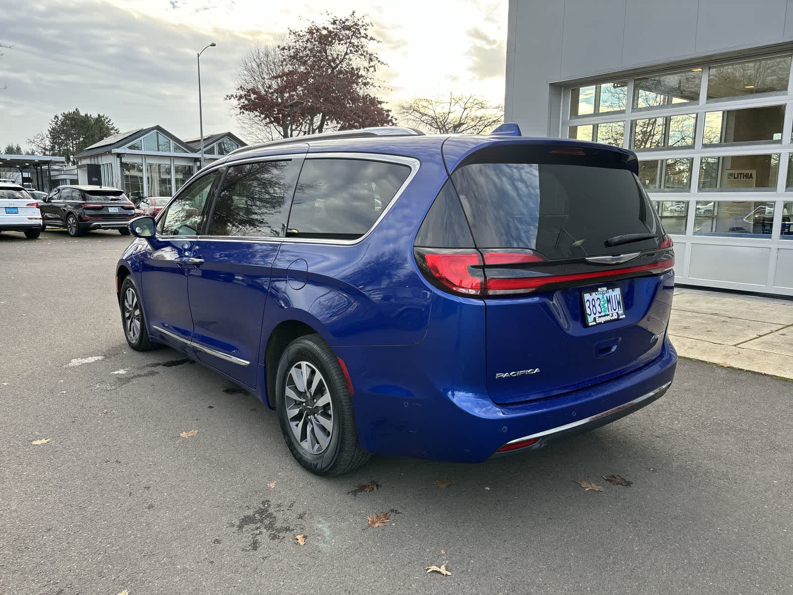2021 Chrysler Pacifica Hybrid Limited photo 3