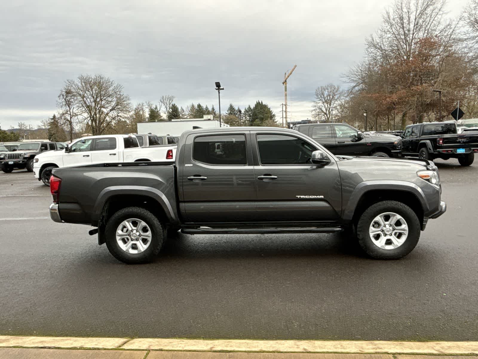 Thumbnail: 2018 Toyota Tacoma - 6