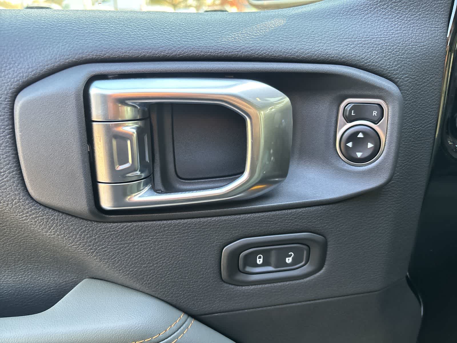 Thumbnail: 2026 Jeep Gladiator - 10