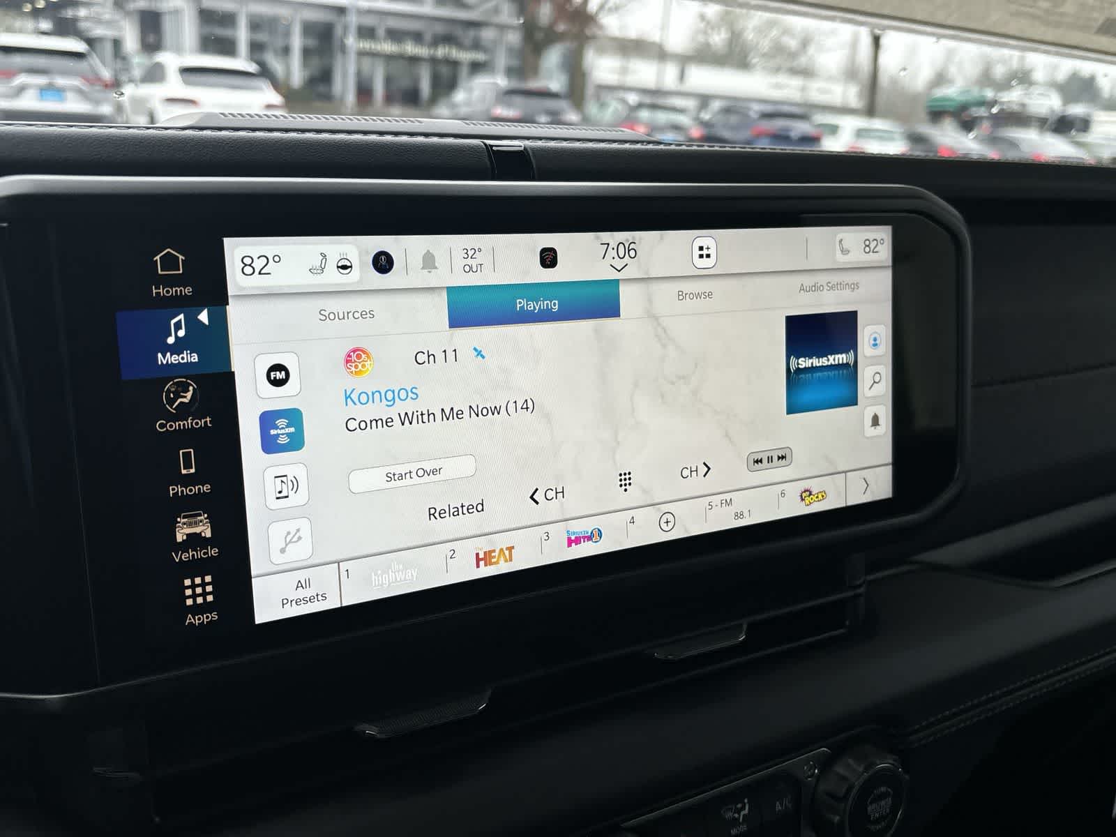 Thumbnail: 2026 Jeep Gladiator - 19