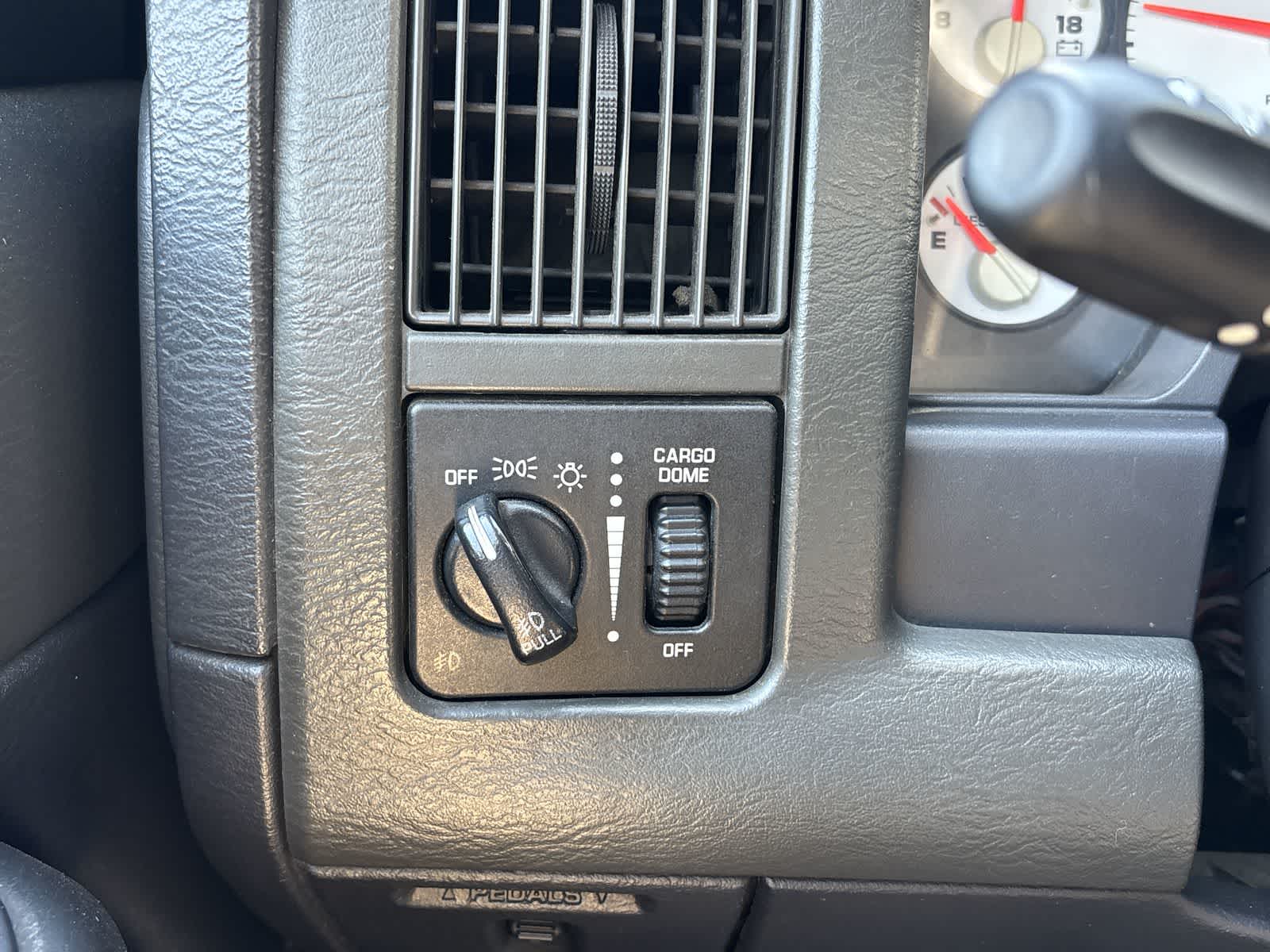 Thumbnail: 2004 Dodge Ram 2500 - 22