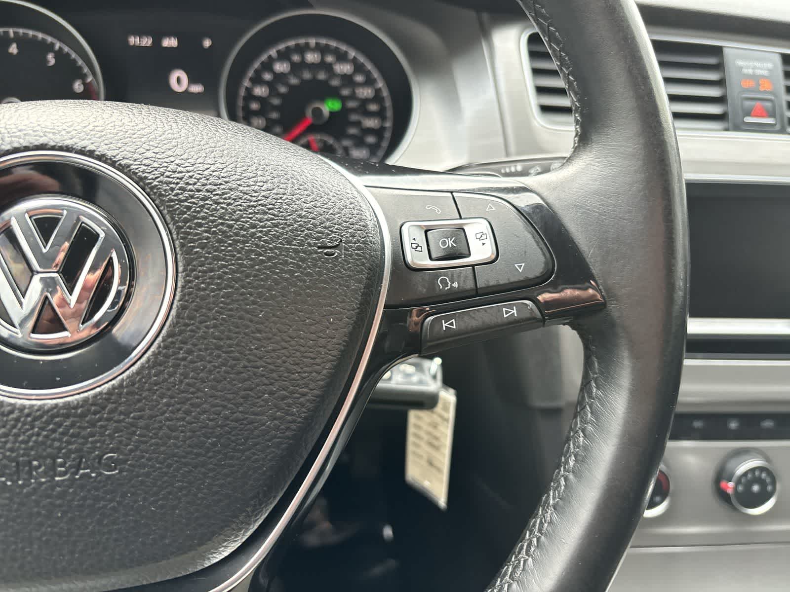 2015 Volkswagen Golf R 18