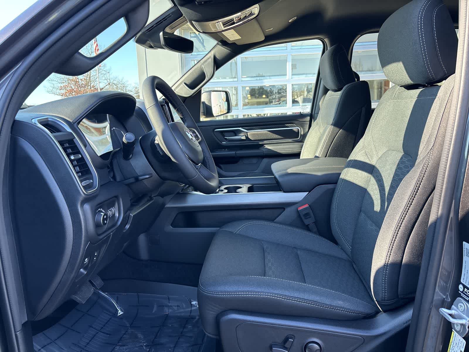 Thumbnail: 2026 RAM 1500 - 10