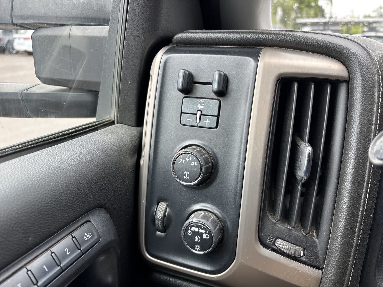 Thumbnail: 2015 GMC Sierra 2500 - 6