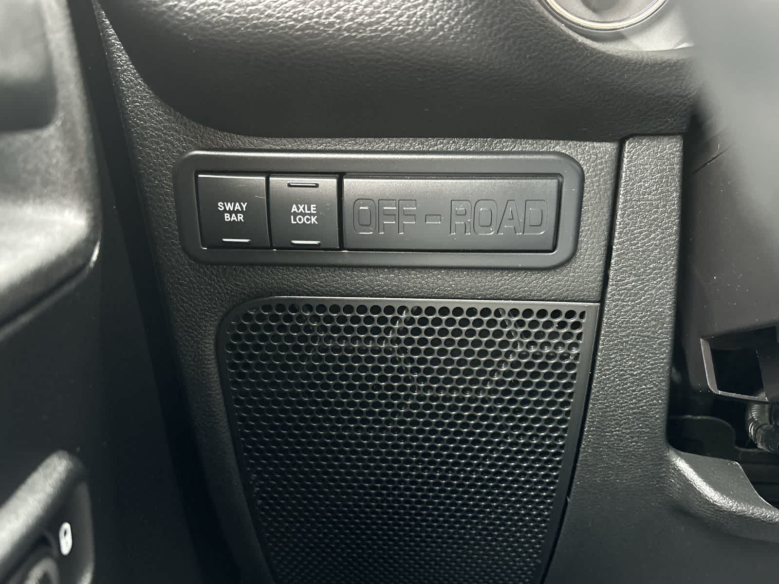 Thumbnail: 2015 Jeep Wrangler - 16