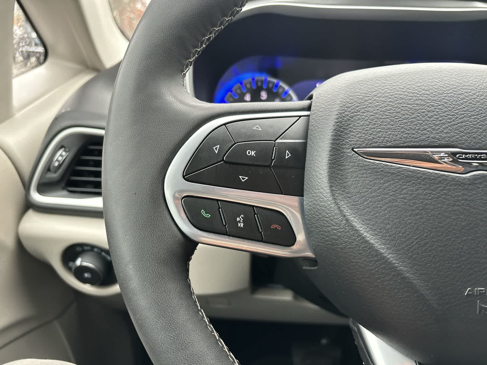 Thumbnail: 2024 Chrysler Pacifica - 14