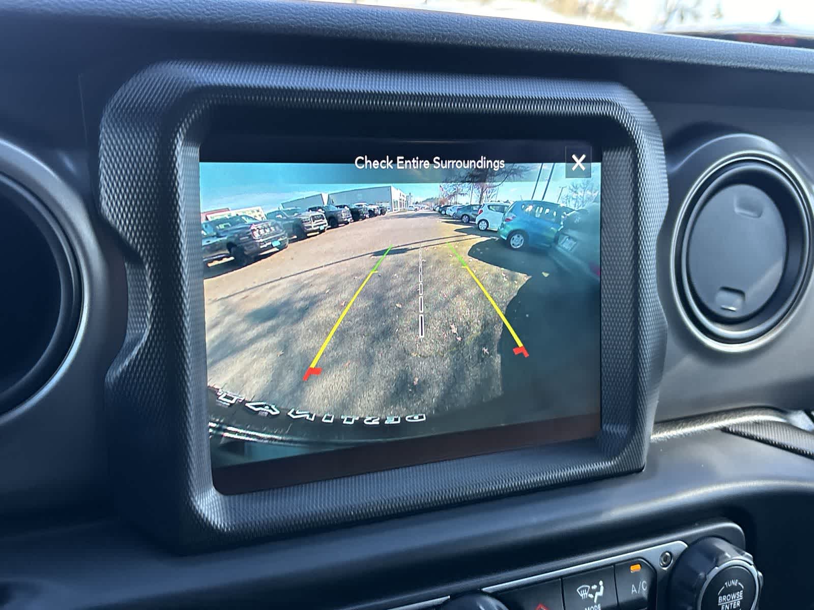 Thumbnail: 2021 Jeep Wrangler - 25