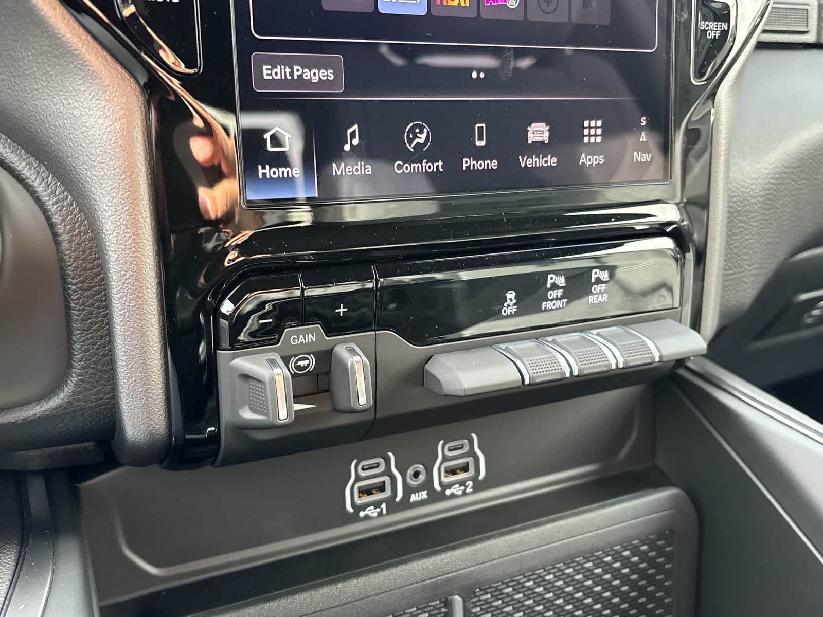 Thumbnail: 2026 RAM 1500 - 25