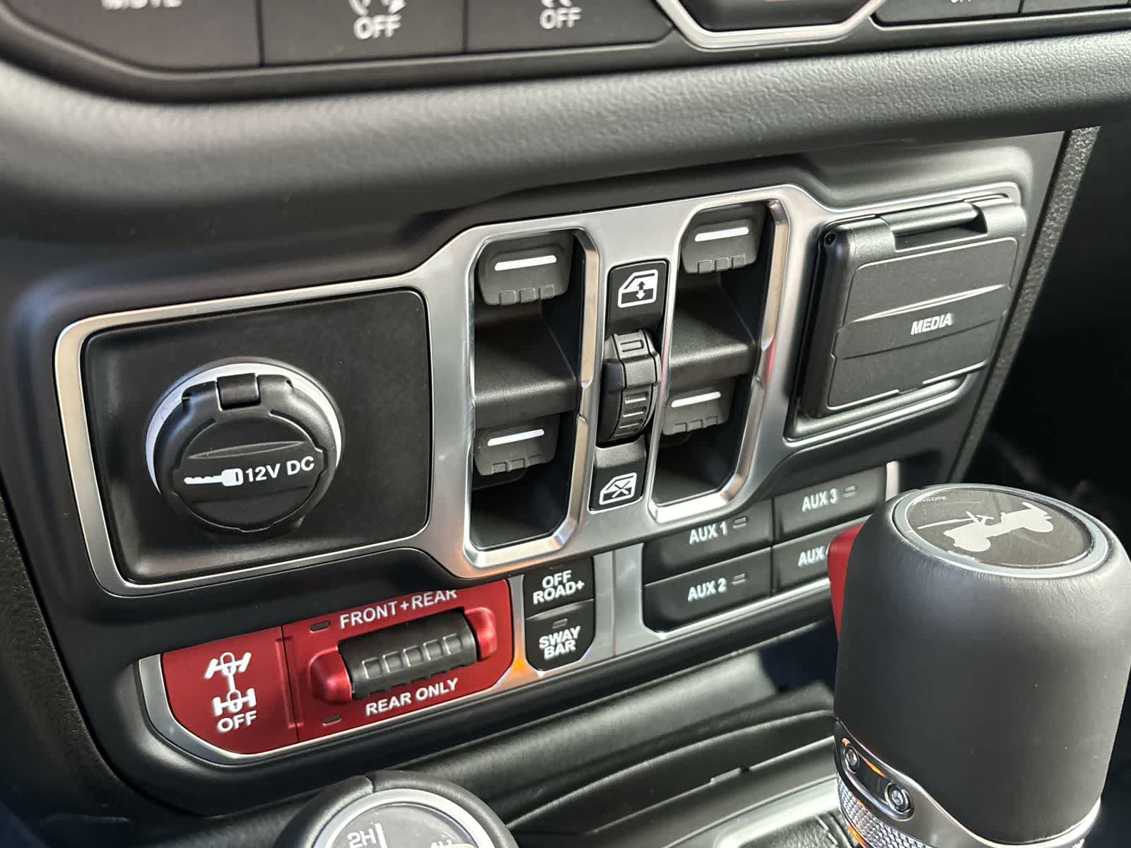 Thumbnail: 2026 Jeep Wrangler - 23