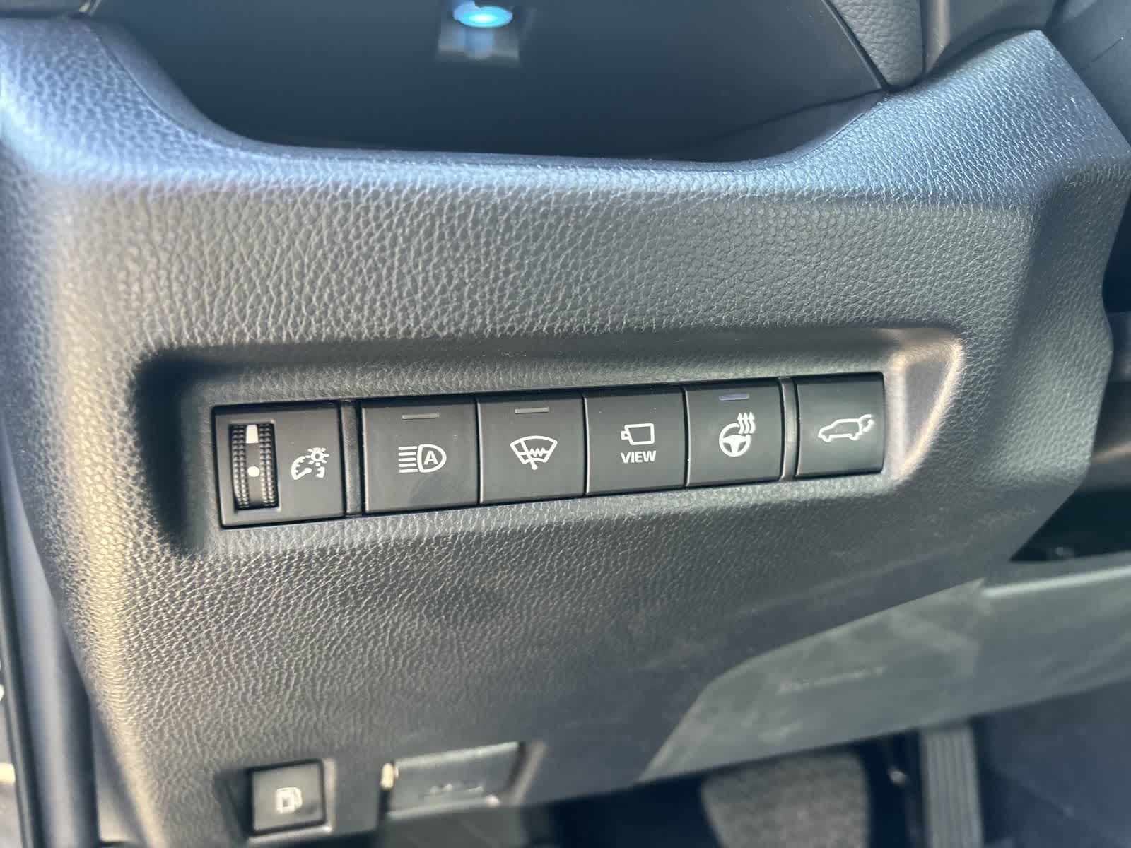 Thumbnail: 2022 Toyota RAV4 - 10