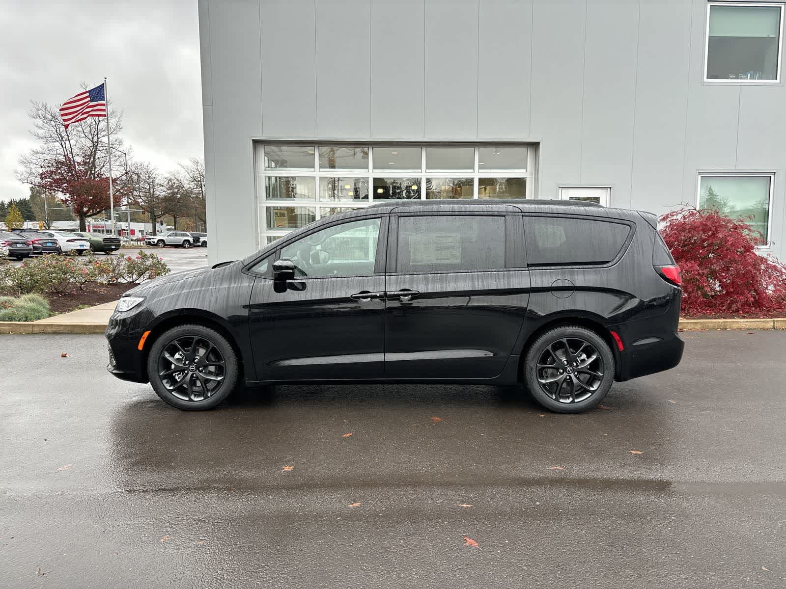 Thumbnail: 2026 Chrysler Pacifica - 2