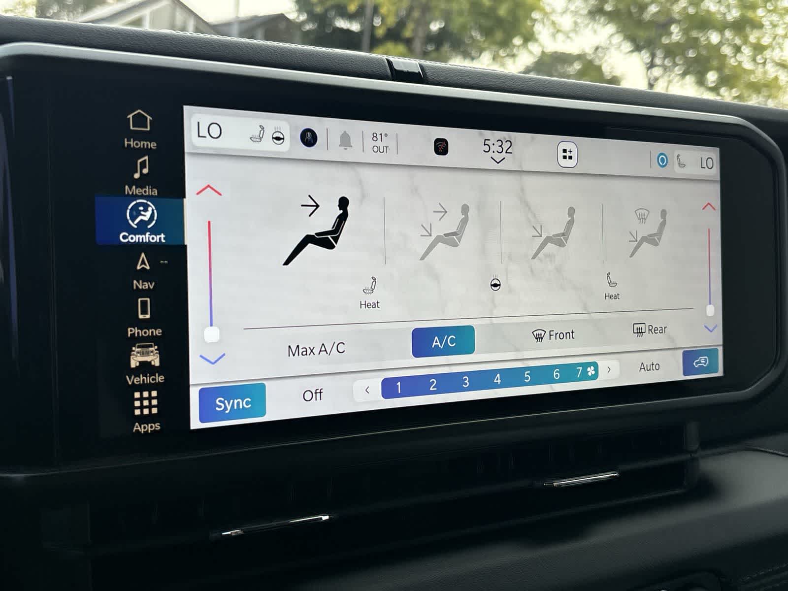 Thumbnail: 2025 Jeep Wrangler - 17