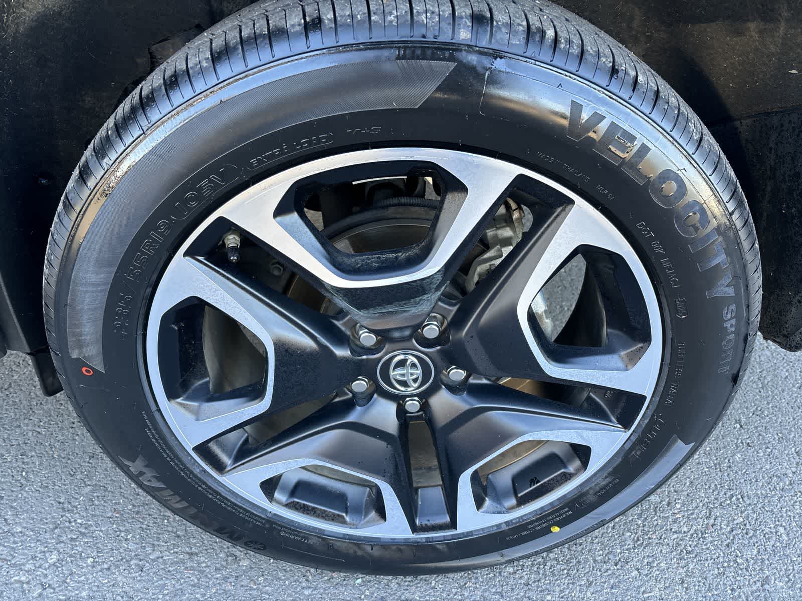 Thumbnail: 2019 Toyota RAV4 - 6