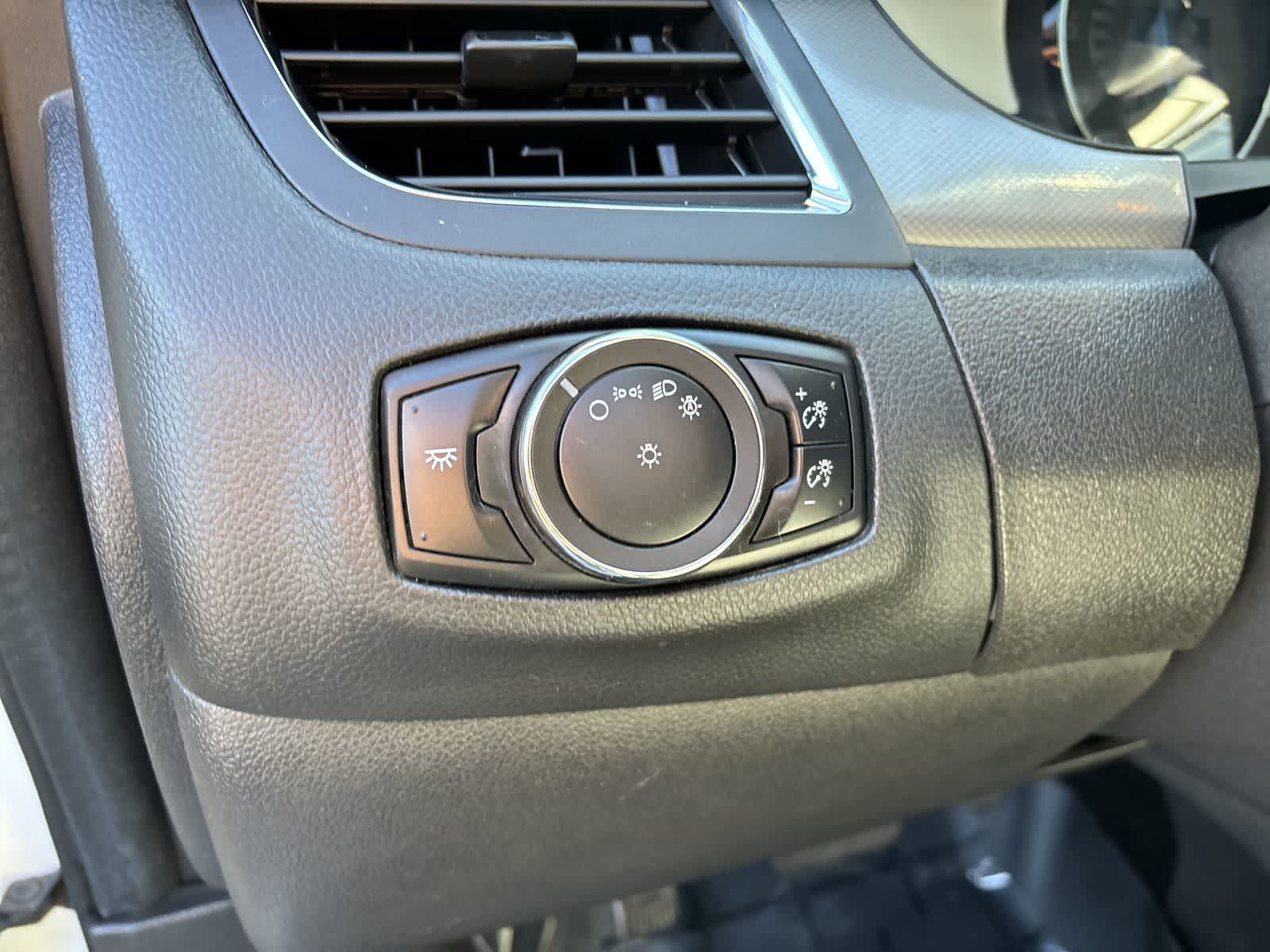 Thumbnail: 2014 Ford Edge - 9