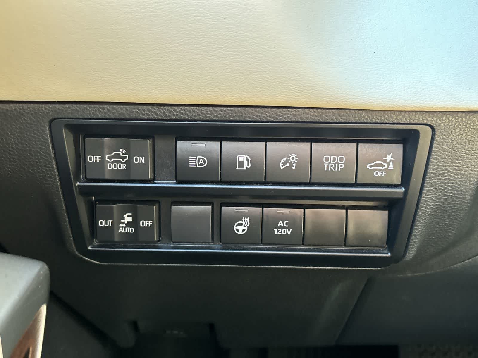 Thumbnail: 2023 Toyota Tundra - 7