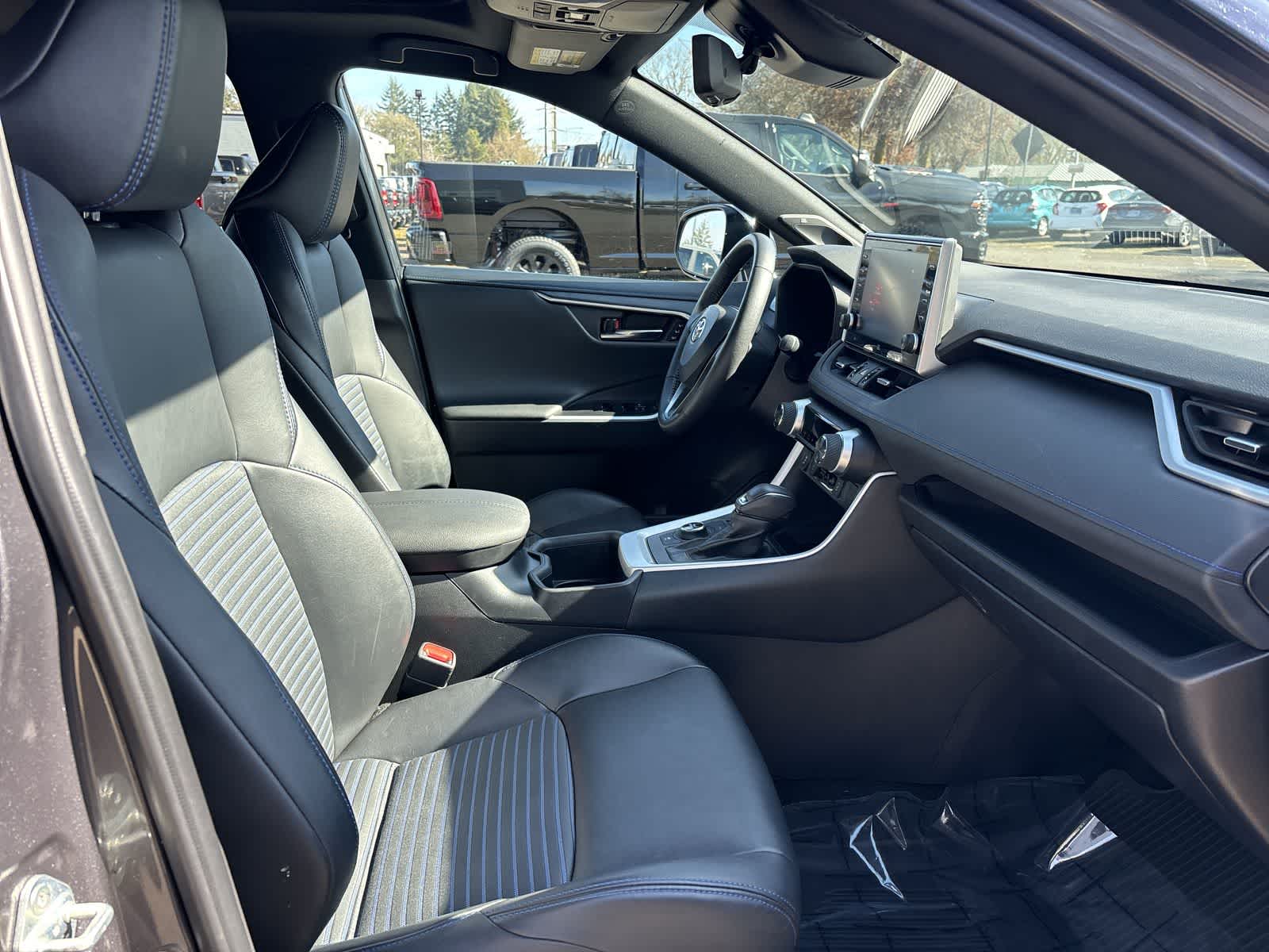 Thumbnail: 2022 Toyota RAV4 - 5