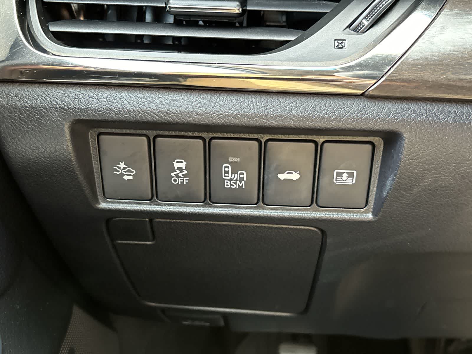 Thumbnail: 2018 Toyota Avalon - 10