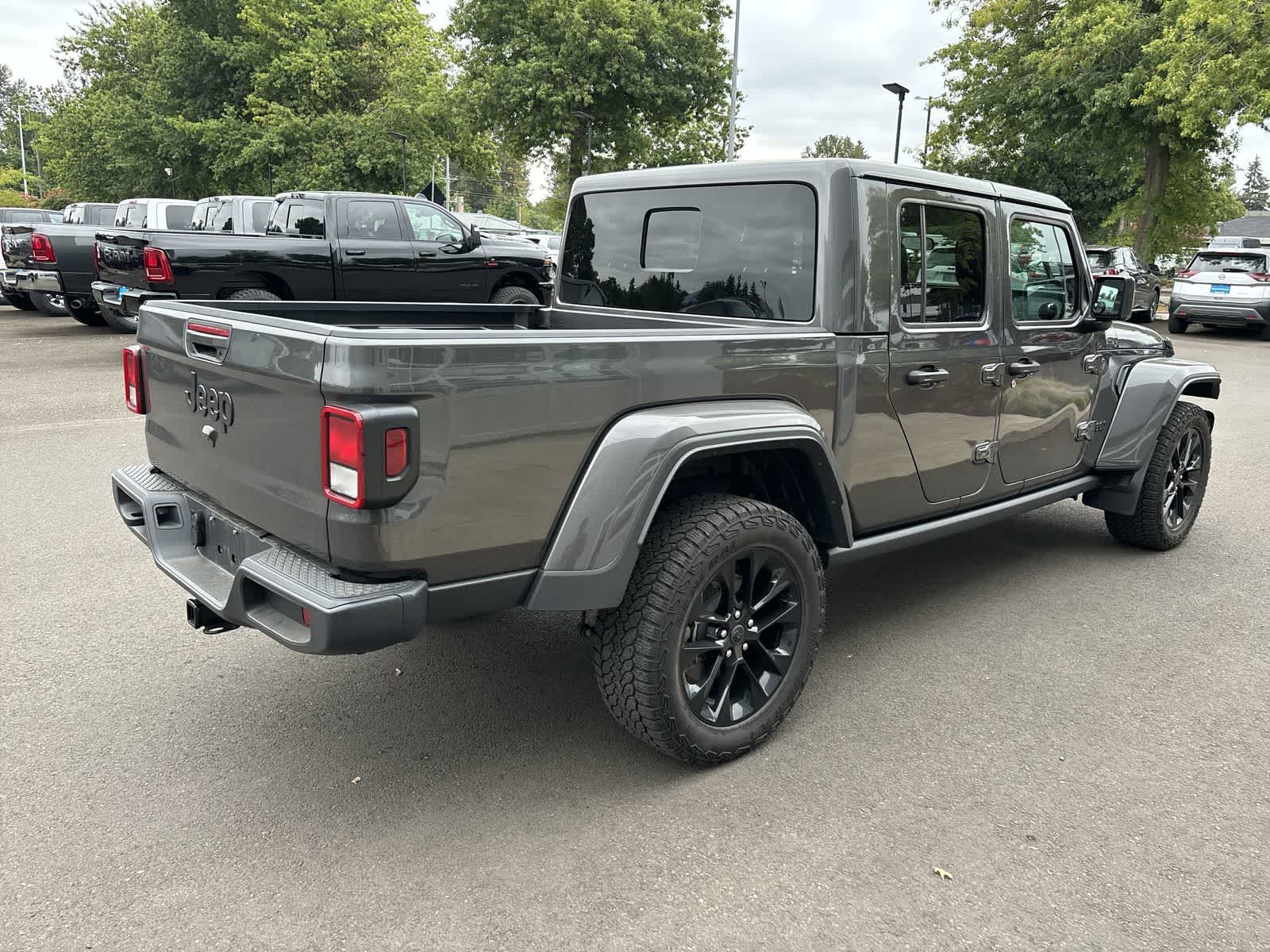 Thumbnail: 2024 Jeep Gladiator - 4