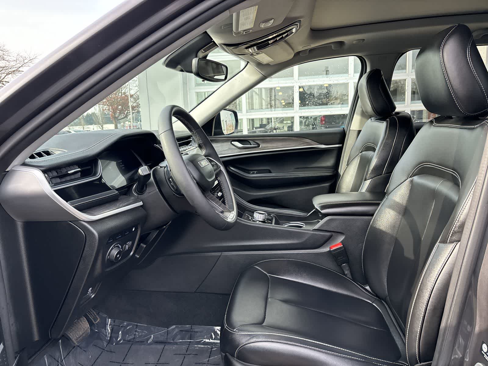 Thumbnail: 2024 Jeep Grand Cherokee - 7