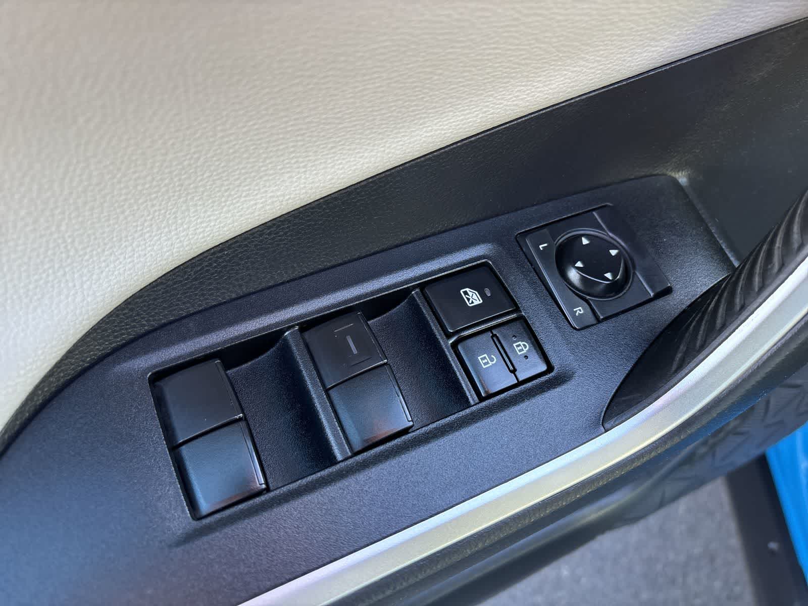 Thumbnail: 2019 Toyota RAV4 - 11