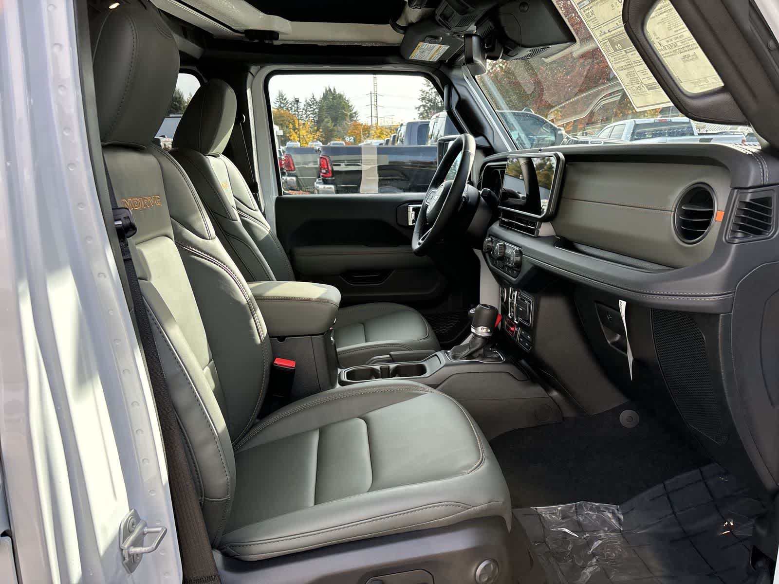 Thumbnail: 2025 Jeep Gladiator - 7