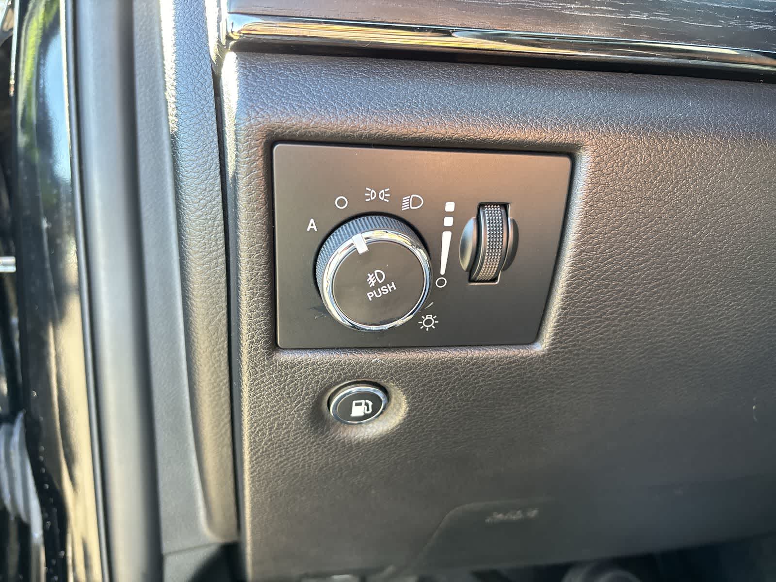 Thumbnail: 2018 Jeep Grand Cherokee - 8