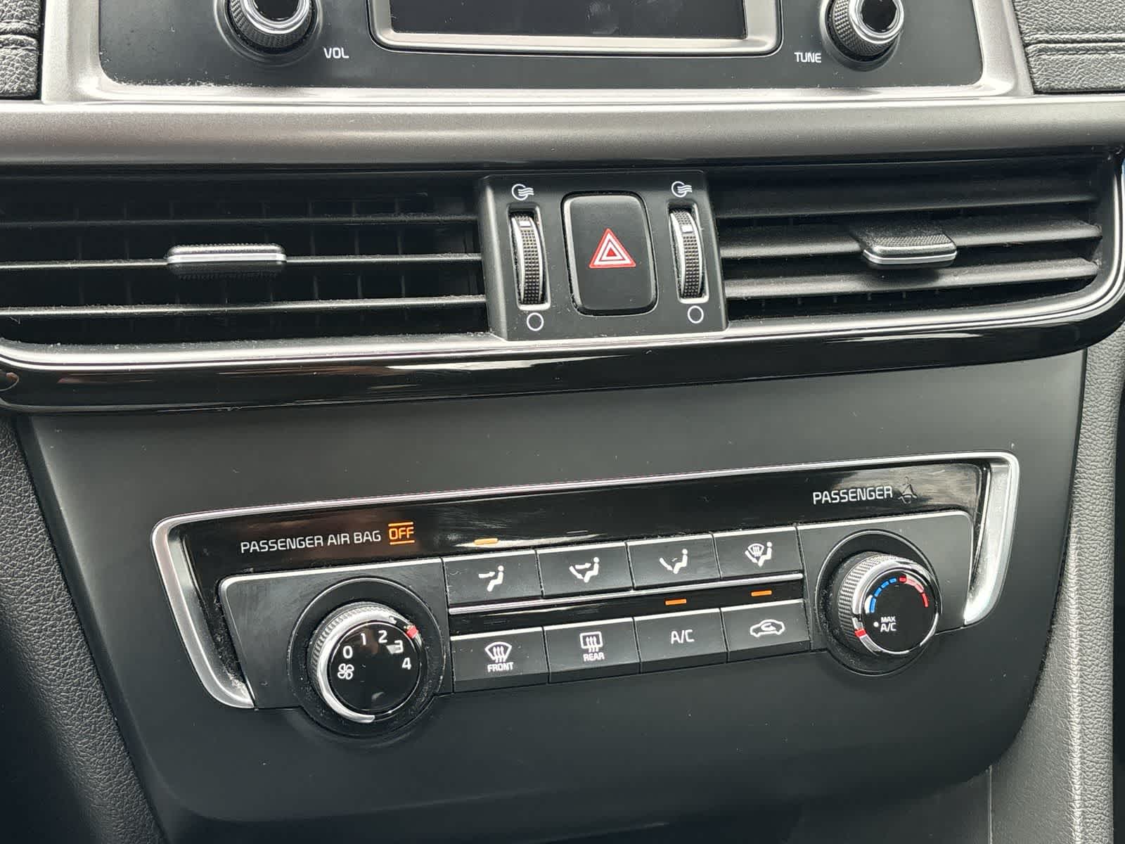 Thumbnail: 2016 Kia Optima - 18