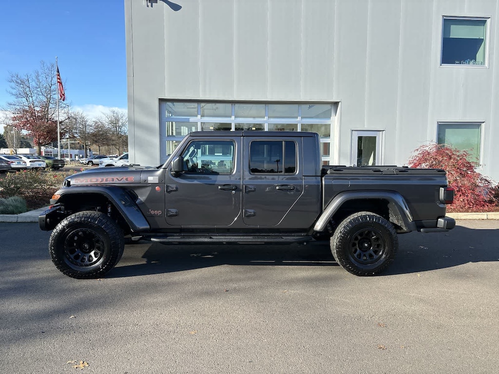 Used 2025 Jeep Gladiator Mojave Truck Crew Cab