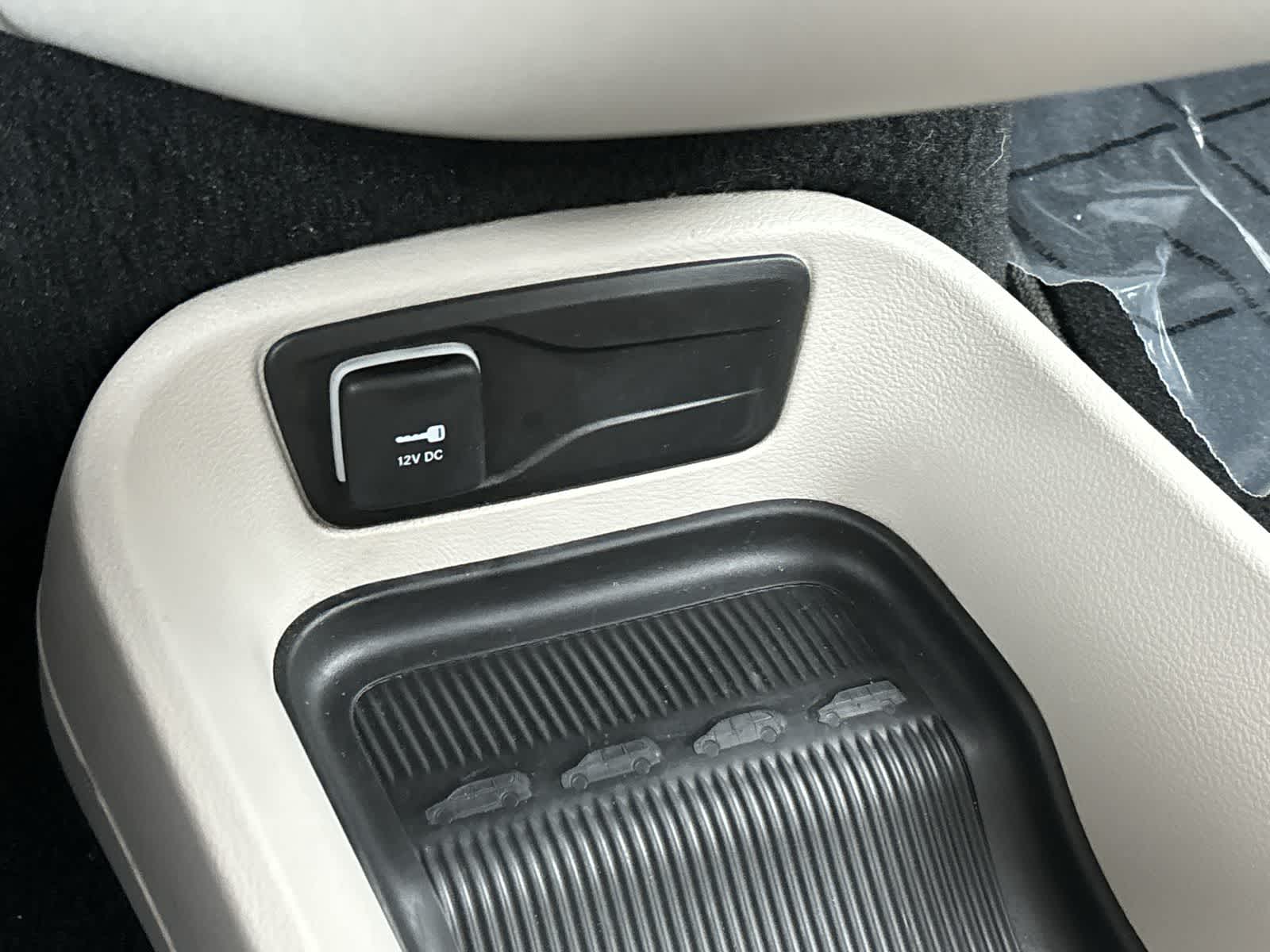 Thumbnail: 2024 Chrysler Pacifica - 25