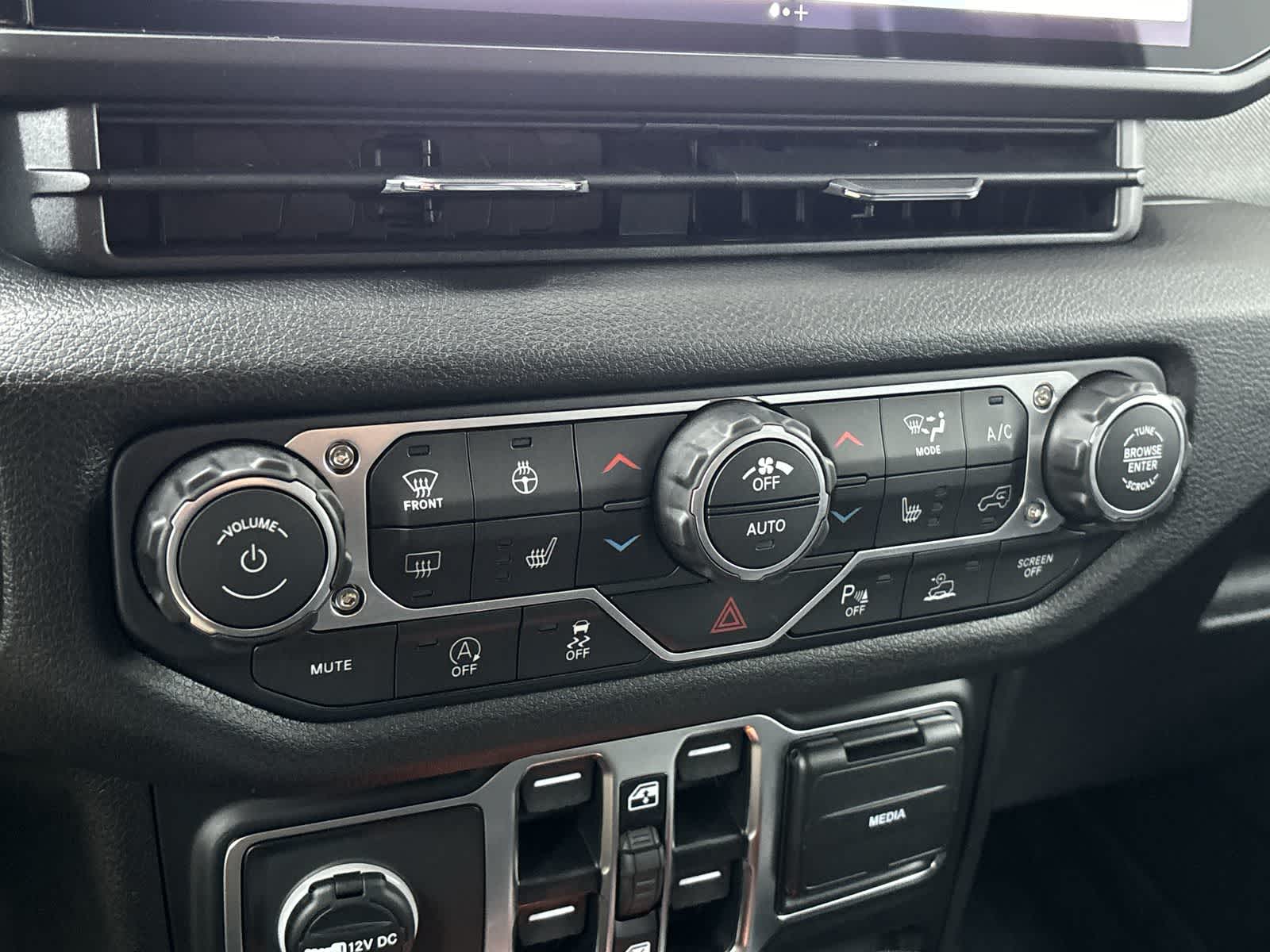 Thumbnail: 2026 Jeep Wrangler - 21