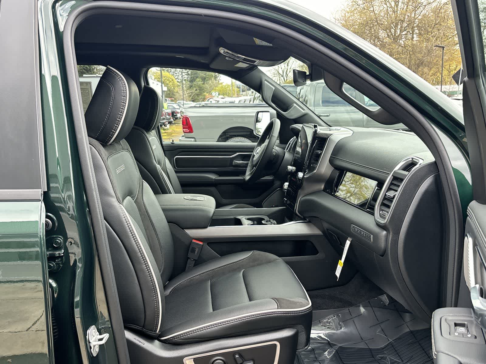 Thumbnail: 2026 RAM 1500 - 9