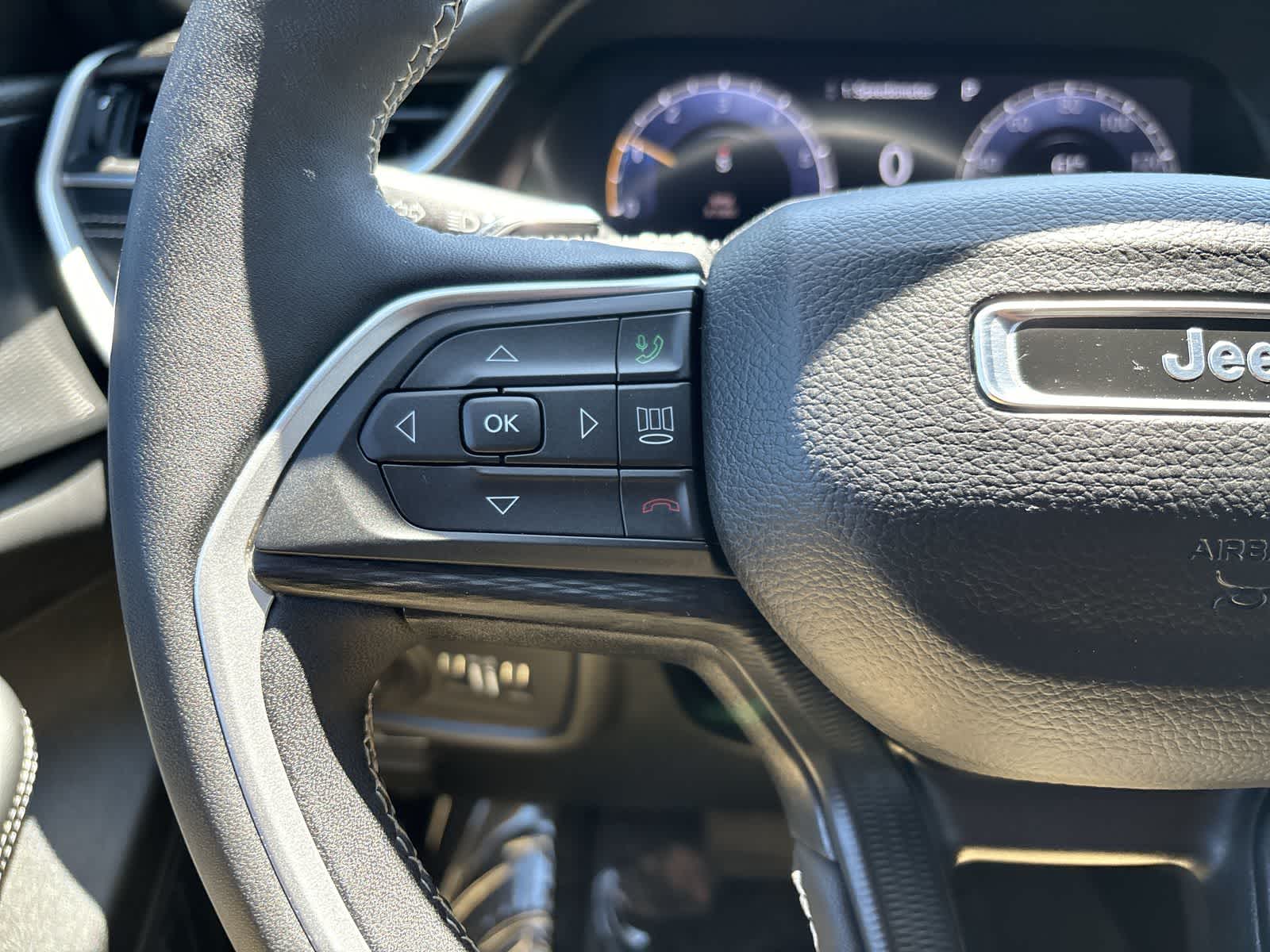 2024 Jeep Grand Cherokee L Laredo 11