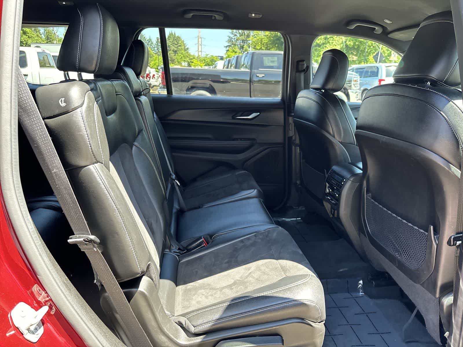 2024 Jeep Grand Cherokee L Laredo 5