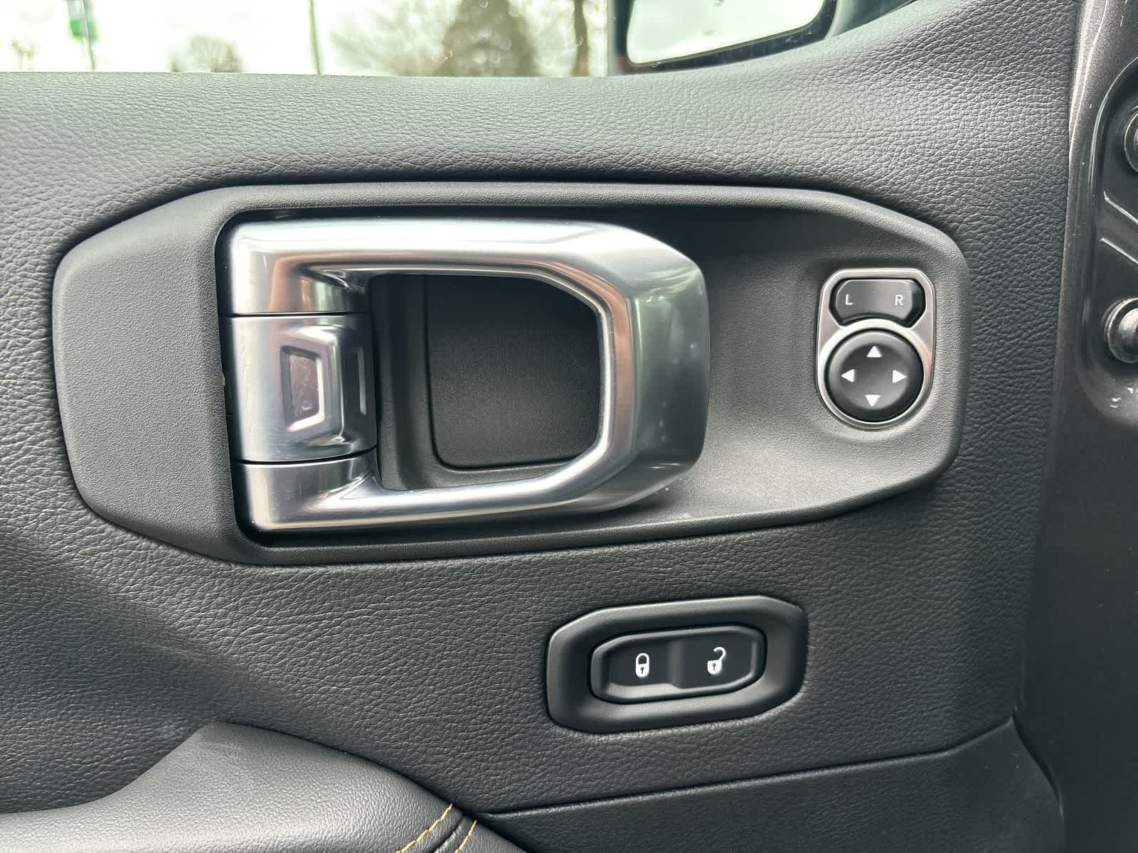 Thumbnail: 2026 Jeep Gladiator - 10