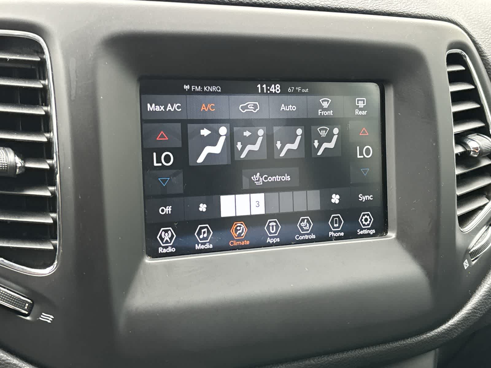 Thumbnail: 2019 Jeep Compass - 16