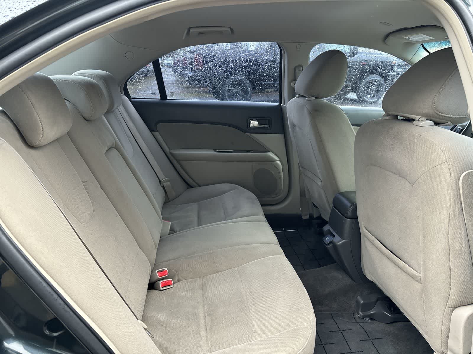 Thumbnail: 2010 Ford Fusion - 8