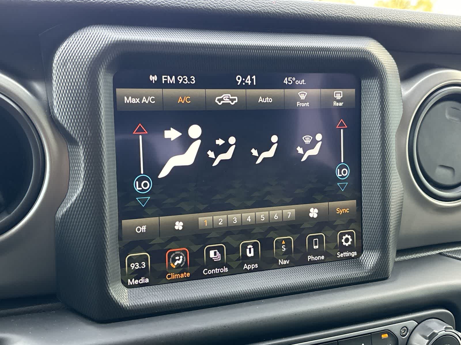 Thumbnail: 2021 Jeep Gladiator - 15