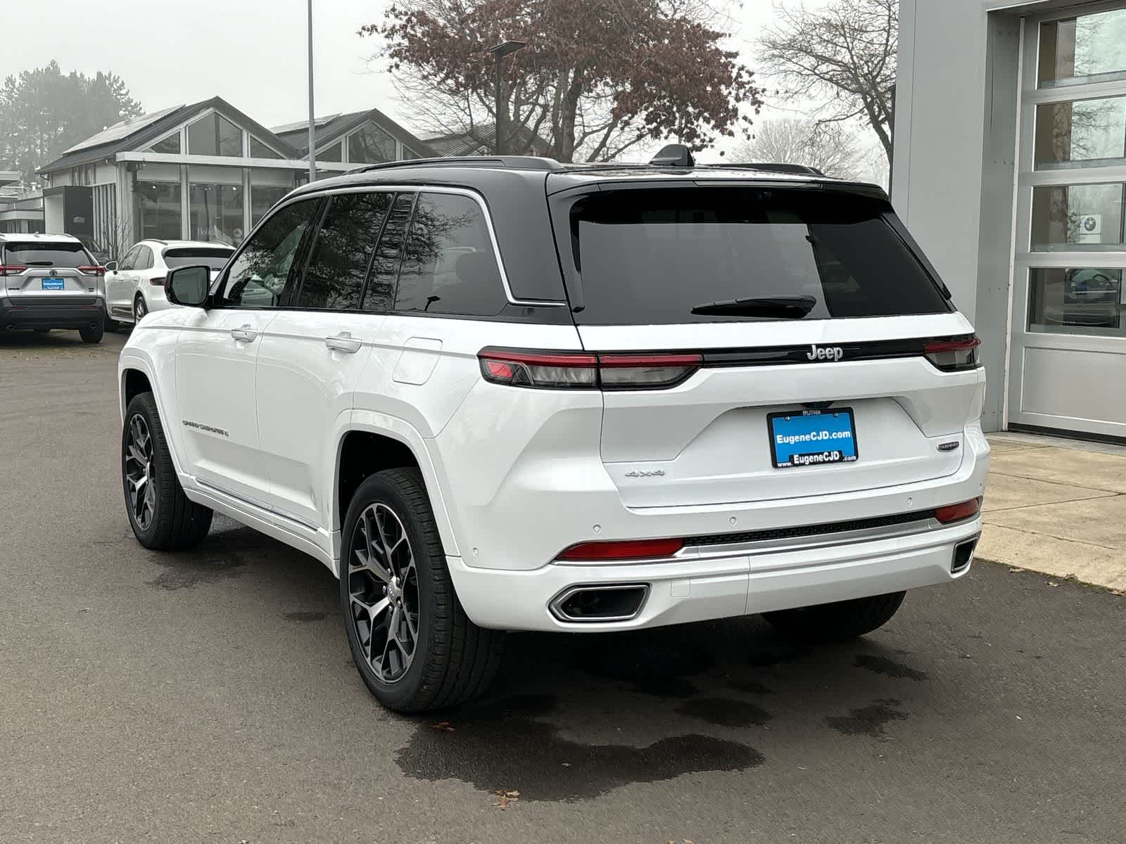 Thumbnail: 2025 Jeep Grand Cherokee - 3