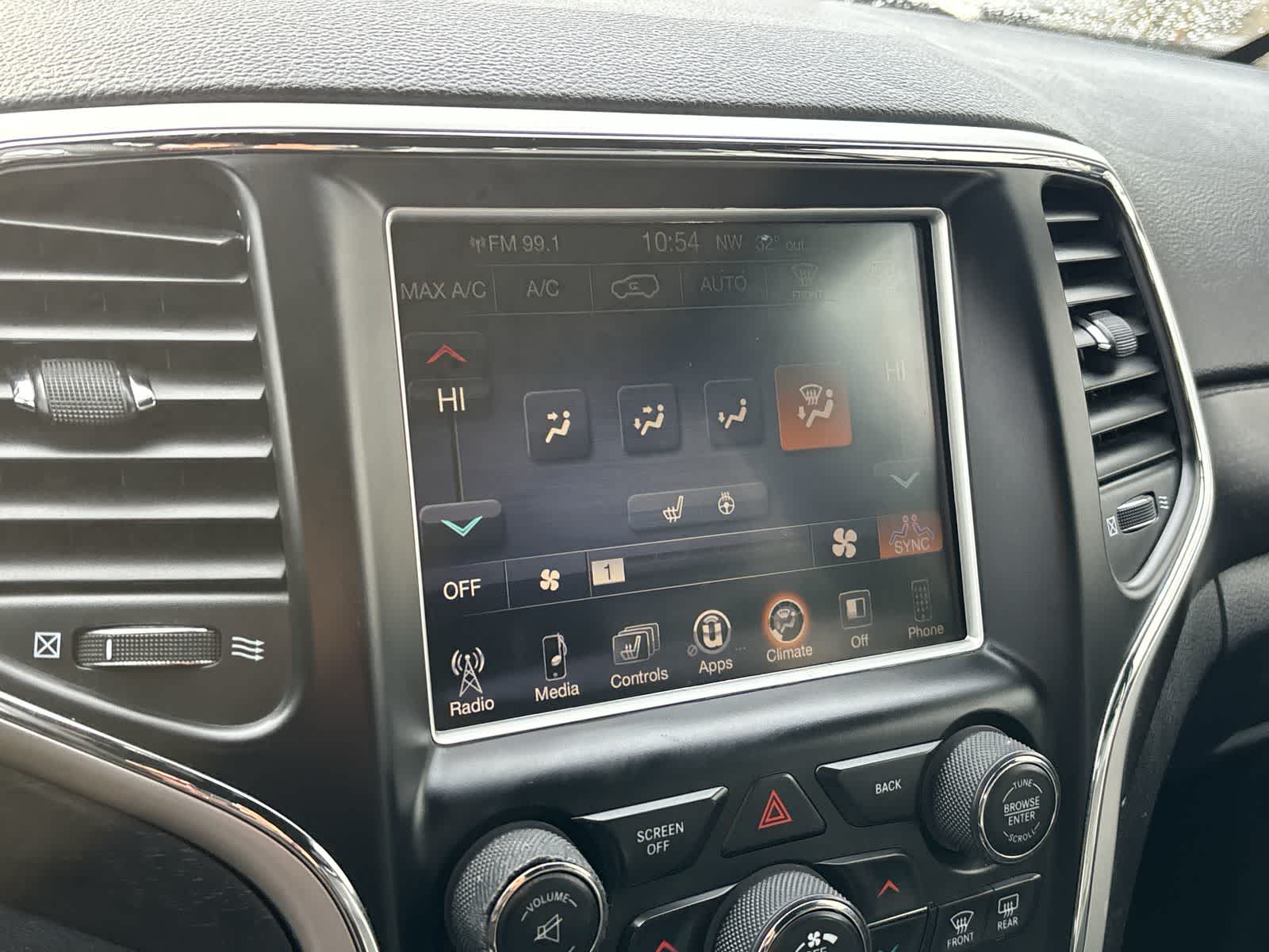 Thumbnail: 2015 Jeep Grand Cherokee - 14