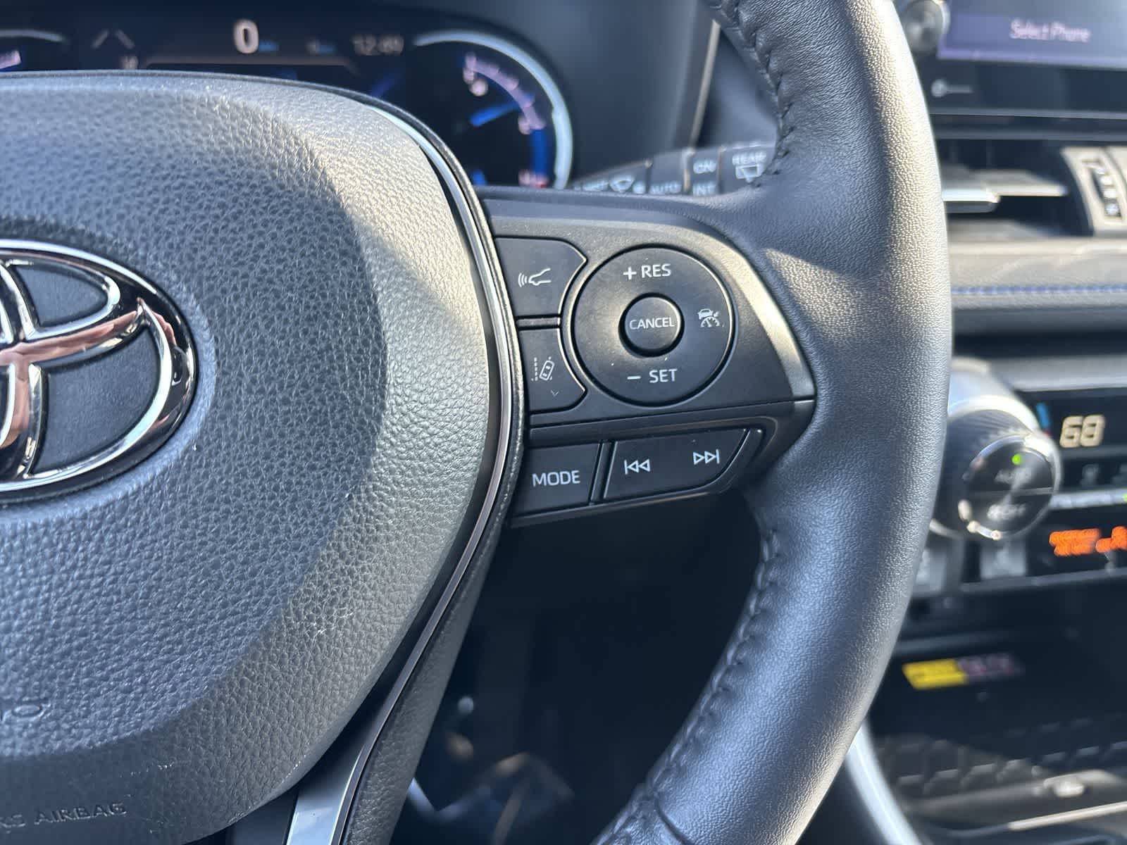 Thumbnail: 2022 Toyota RAV4 - 13