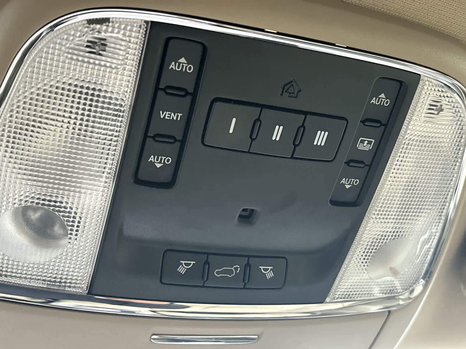 Thumbnail: 2014 Jeep Grand Cherokee - 27