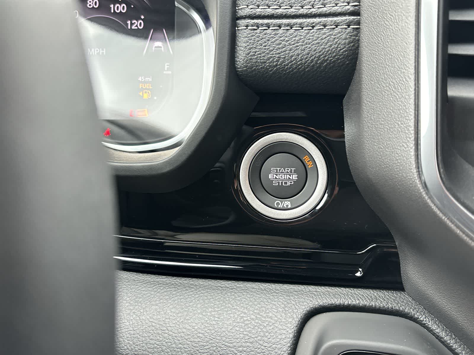 2025 RAM 1500 Laramie 26