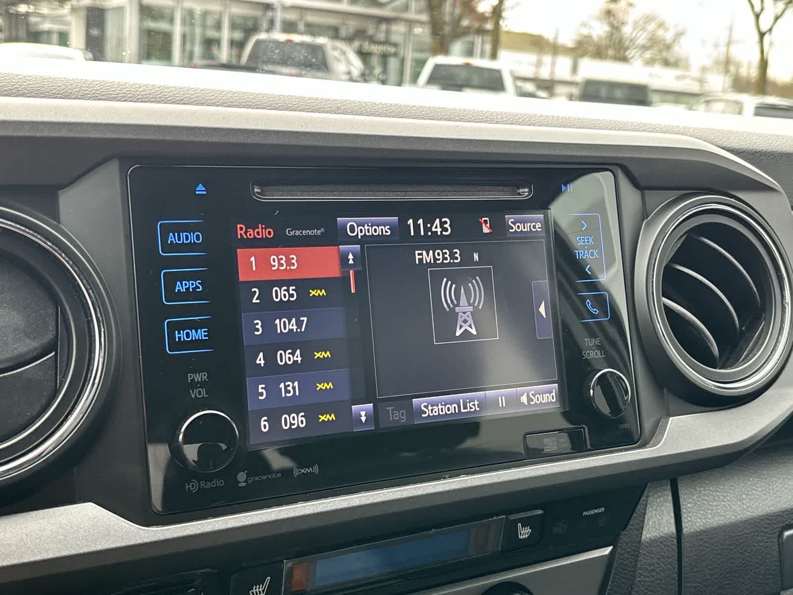 Thumbnail: 2017 Toyota Tacoma - 15