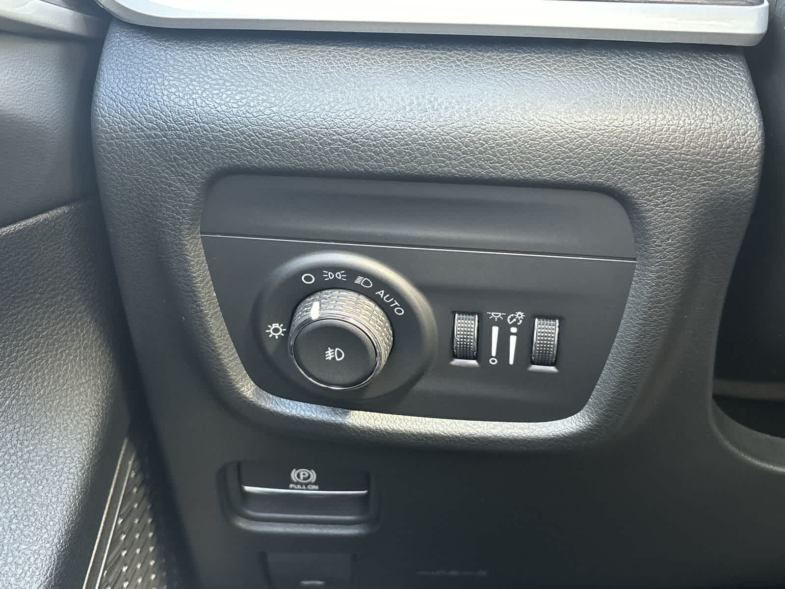 Thumbnail: 2025 Jeep Grand Cherokee - 16