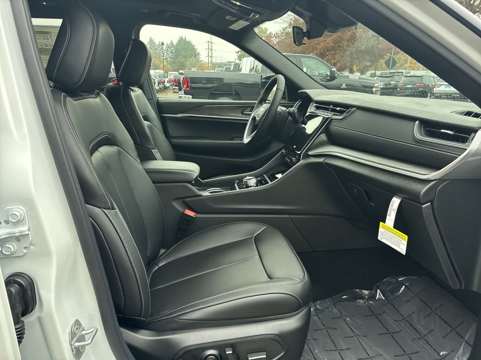 Thumbnail: 2025 Jeep Grand Cherokee - 5