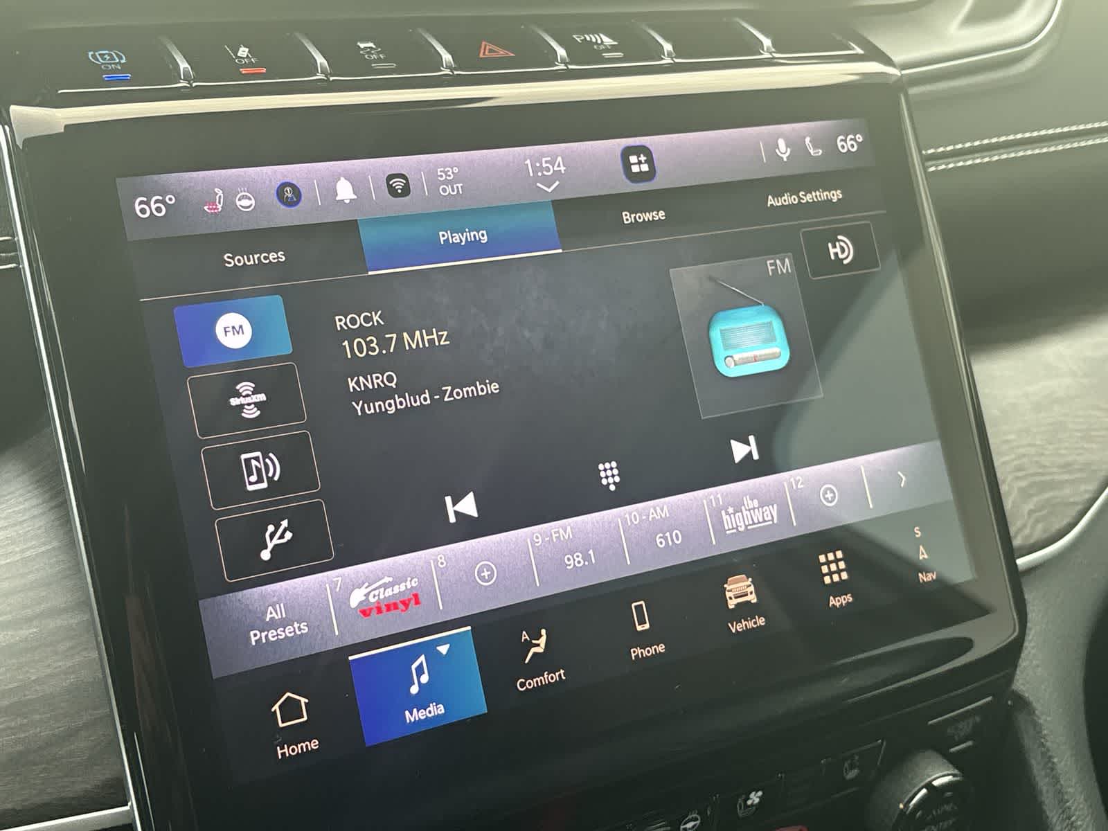 Thumbnail: 2024 Jeep Grand Cherokee - 19