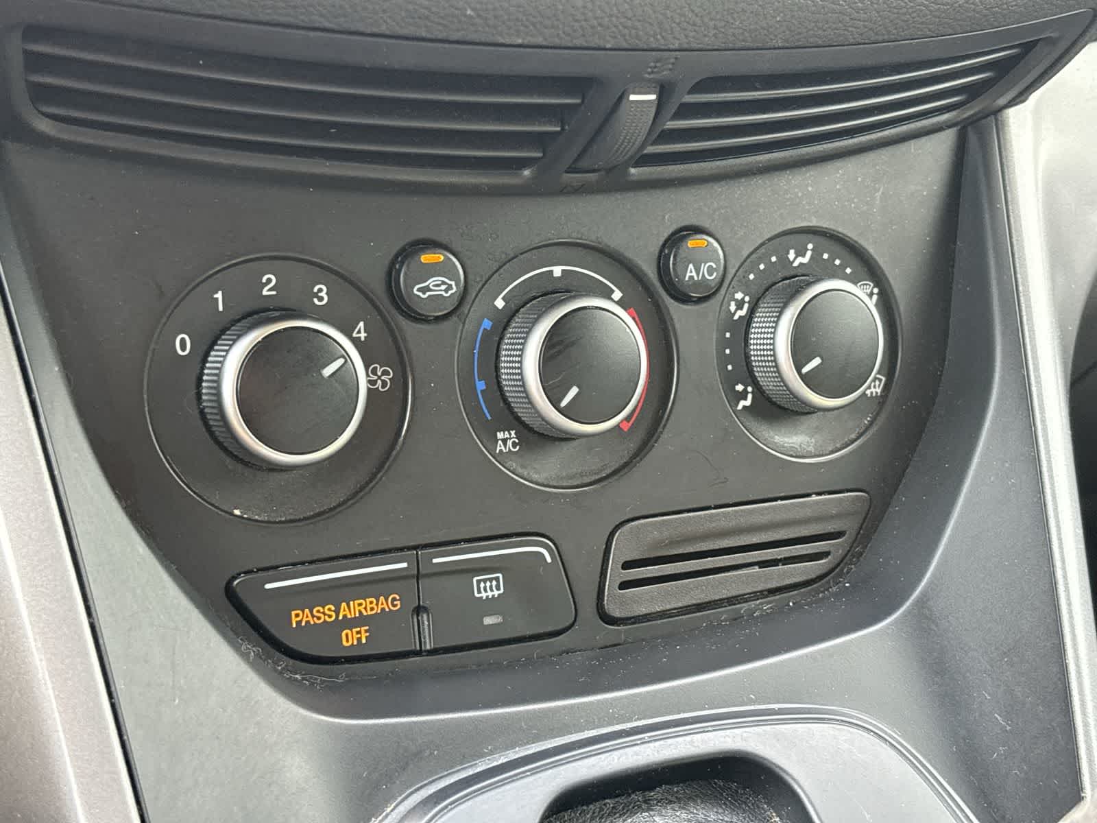 Thumbnail: 2016 Ford Escape - 21