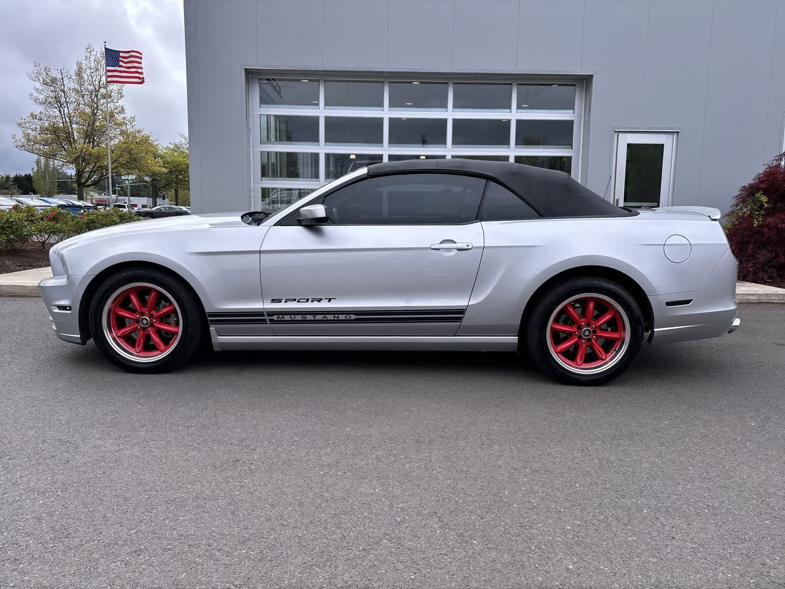 2013 Ford Mustang Base 3