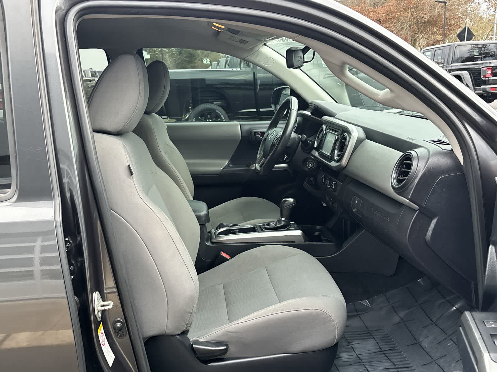 Thumbnail: 2018 Toyota Tacoma - 9